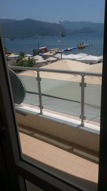 La Vita Beach Hotel 말마리스 외부 사진