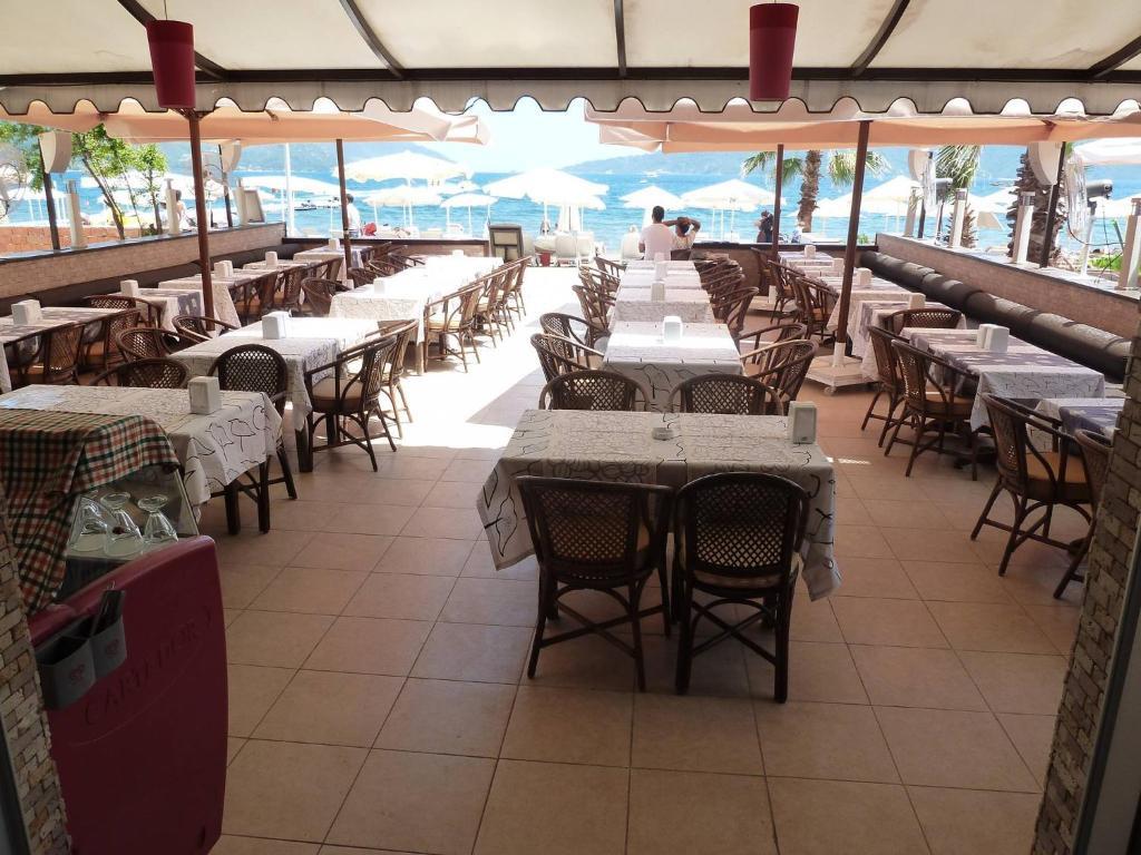 La Vita Beach Hotel 말마리스 외부 사진