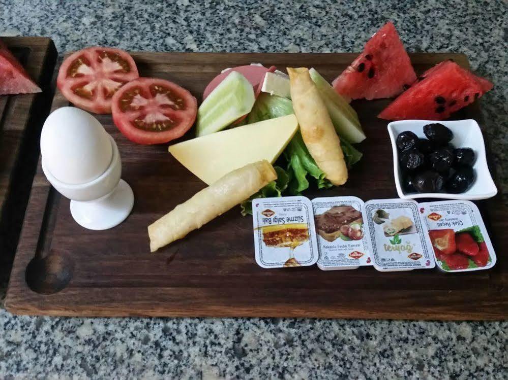 La Vita Beach Hotel 말마리스 외부 사진